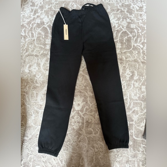 Fear of God Black Essential Joggers - Picture 5 of 7